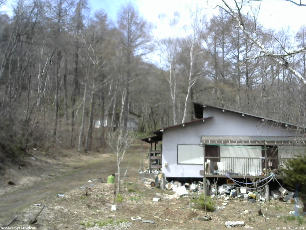 長野県菅平高原 ゆたか山荘 西側(坂上) 2026/04/14 10:45