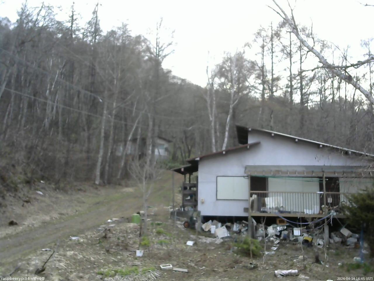 長野県菅平高原 ゆたか山荘 西側(坂上) 2026/04/14 16:45