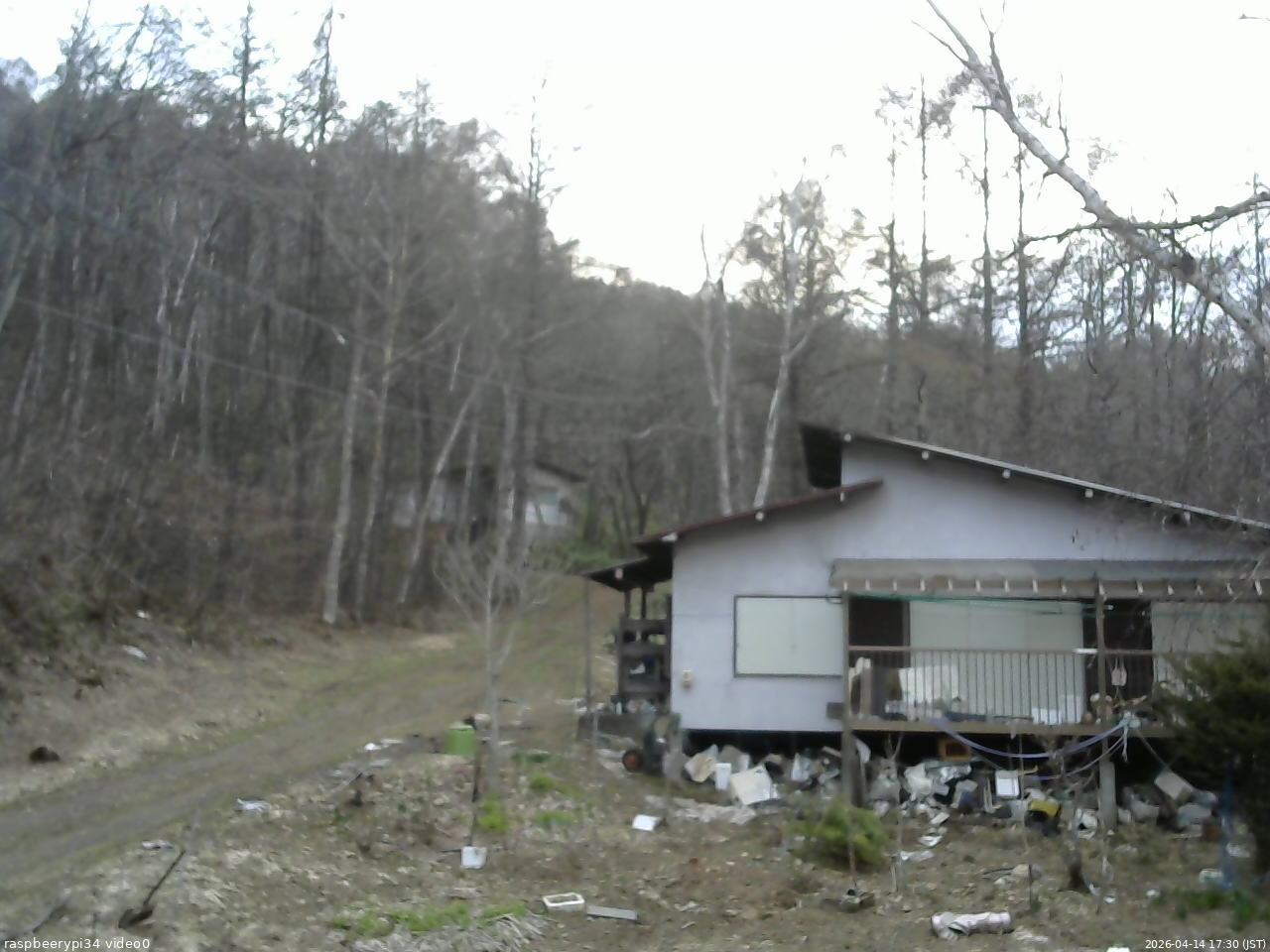長野県菅平高原 ゆたか山荘 西側(坂上) 2026/04/14 17:30