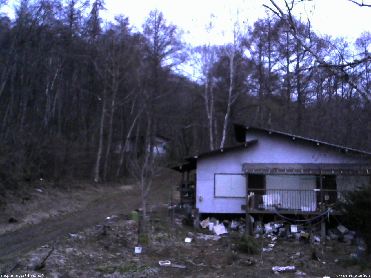 長野県菅平高原 ゆたか山荘 西側(坂上) 2026/04/14 18:30