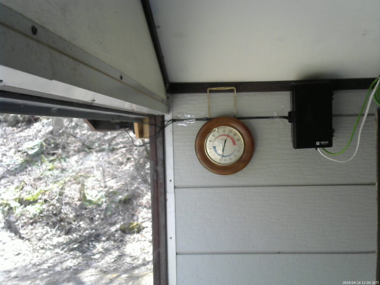 長野県菅平高原 ゆたか山荘 東側上空 2026/04/14 12:00