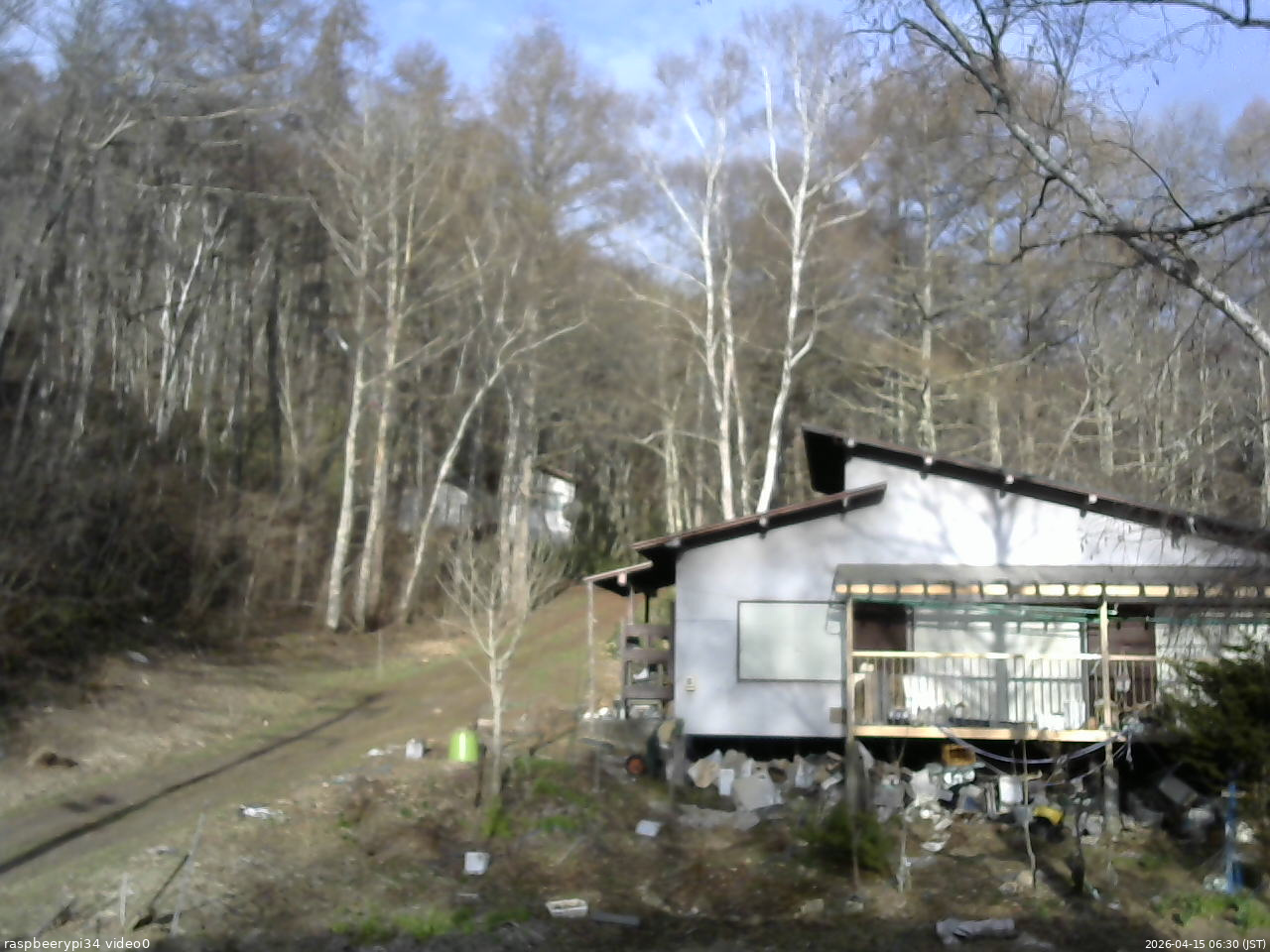 長野県菅平高原 ゆたか山荘 西側(坂上) 2026/04/15 06:30