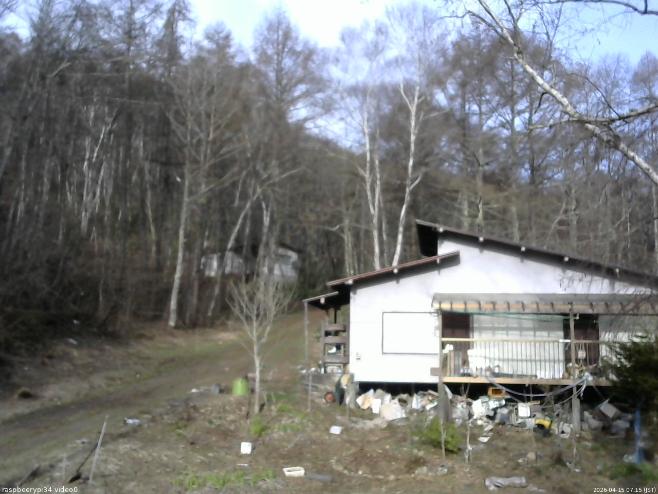 長野県菅平高原 ゆたか山荘 西側(坂上) 2026/04/15 07:15