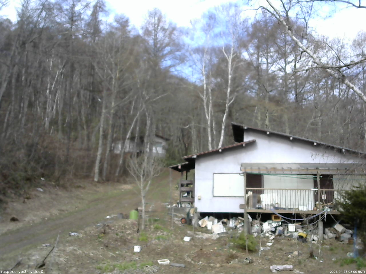 長野県菅平高原 ゆたか山荘 西側(坂上) 2026/04/15 08:00