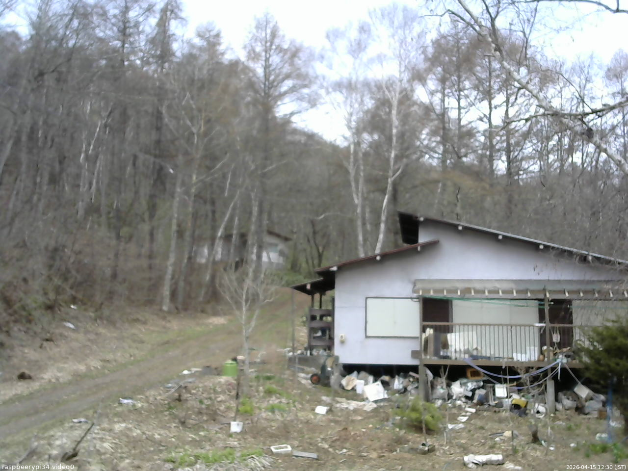 長野県菅平高原 ゆたか山荘 西側(坂上) 2026/04/15 12:30