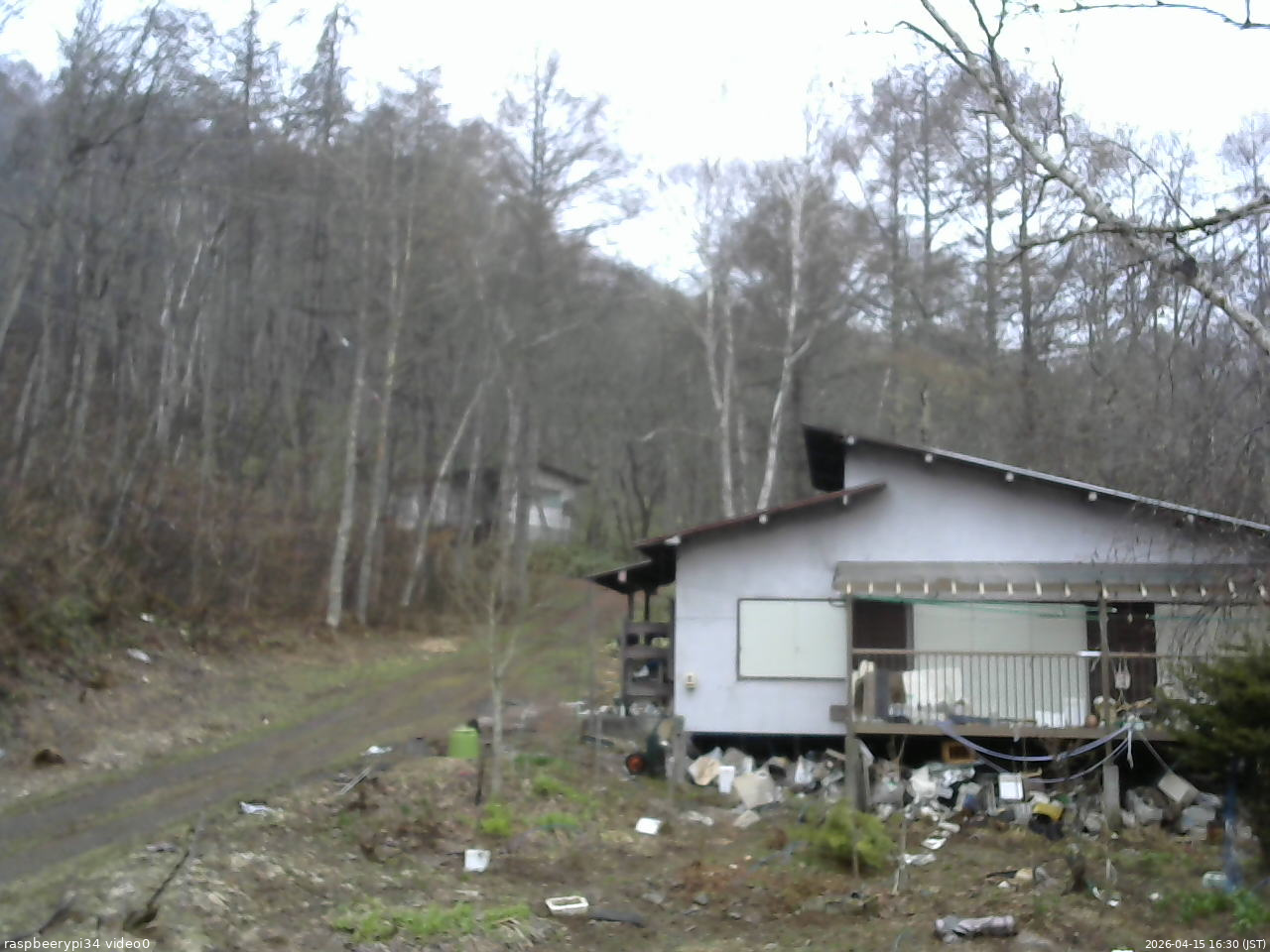 長野県菅平高原 ゆたか山荘 西側(坂上) 2026/04/15 16:30