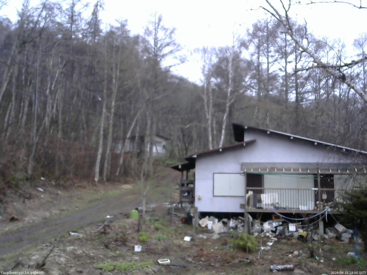 長野県菅平高原 ゆたか山荘 西側(坂上) 2026/04/15 18:00
