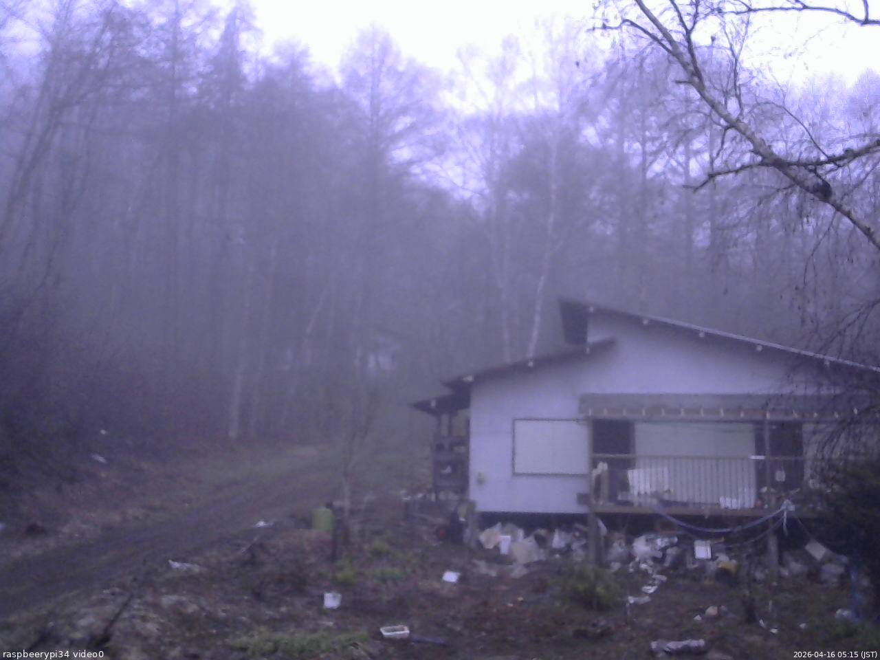 長野県菅平高原 ゆたか山荘 西側(坂上) 2026/04/16 05:15