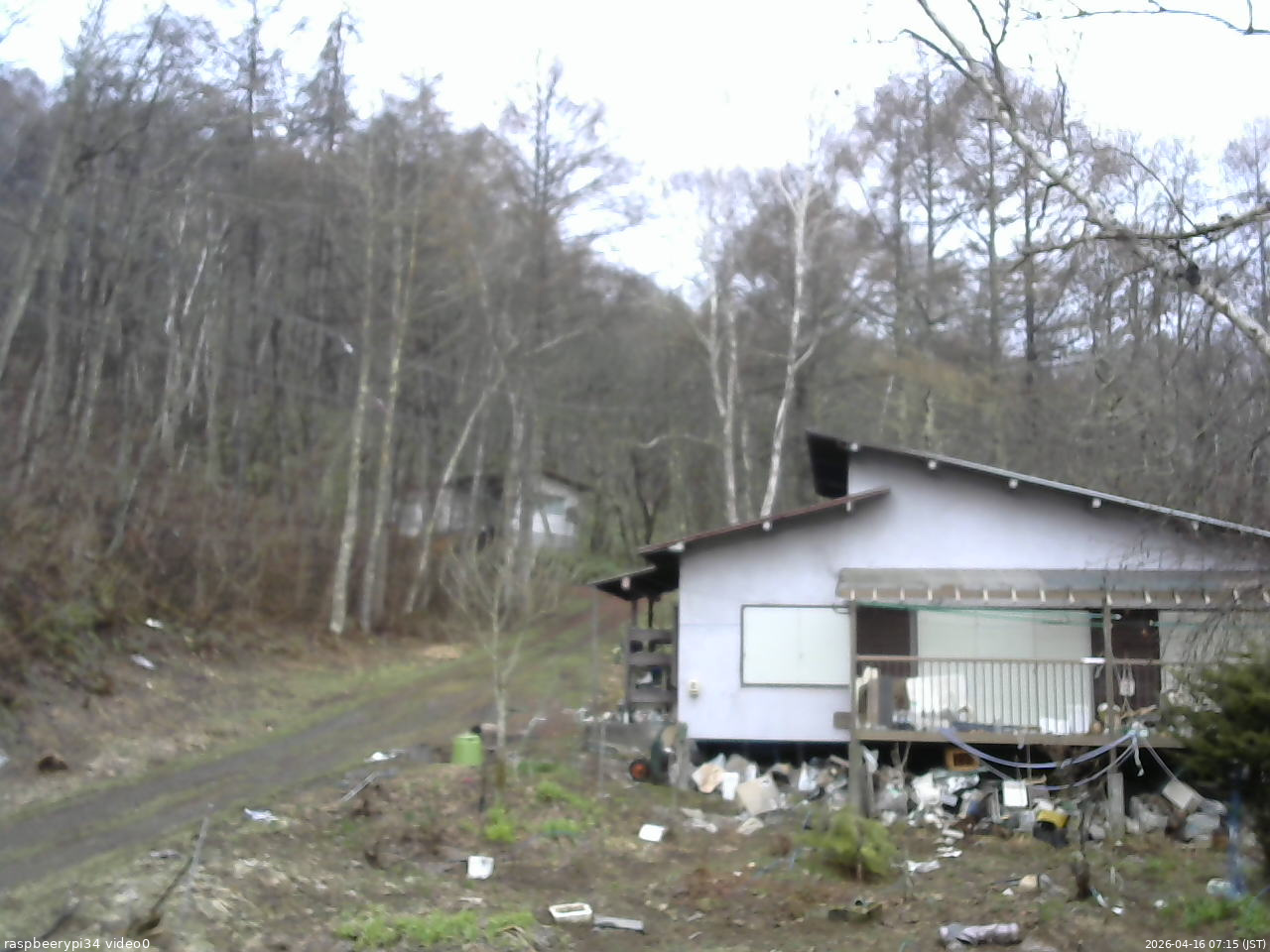 長野県菅平高原 ゆたか山荘 西側(坂上) 2026/04/16 07:15