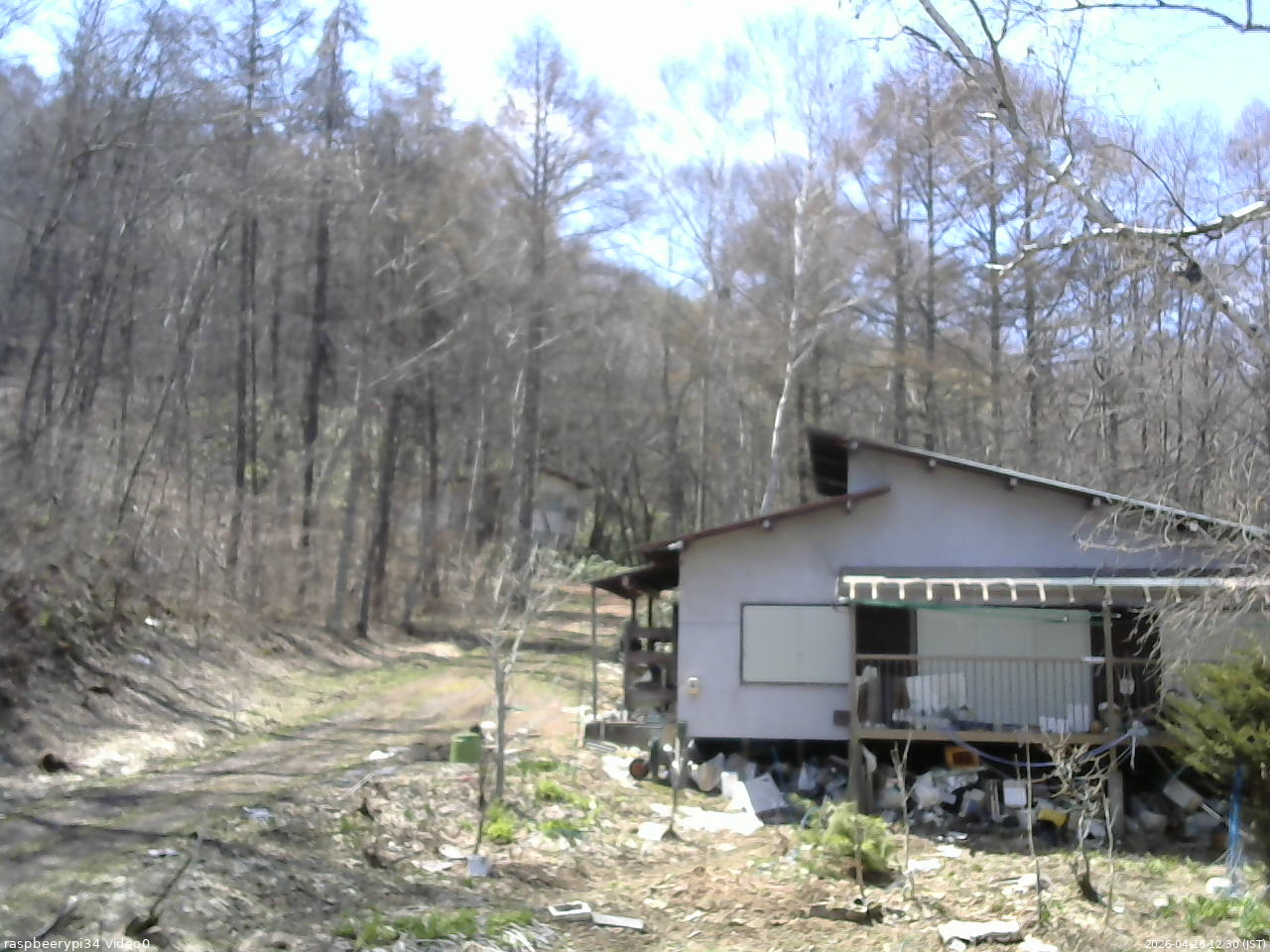 長野県菅平高原 ゆたか山荘 西側(坂上) 2026/04/16 12:30