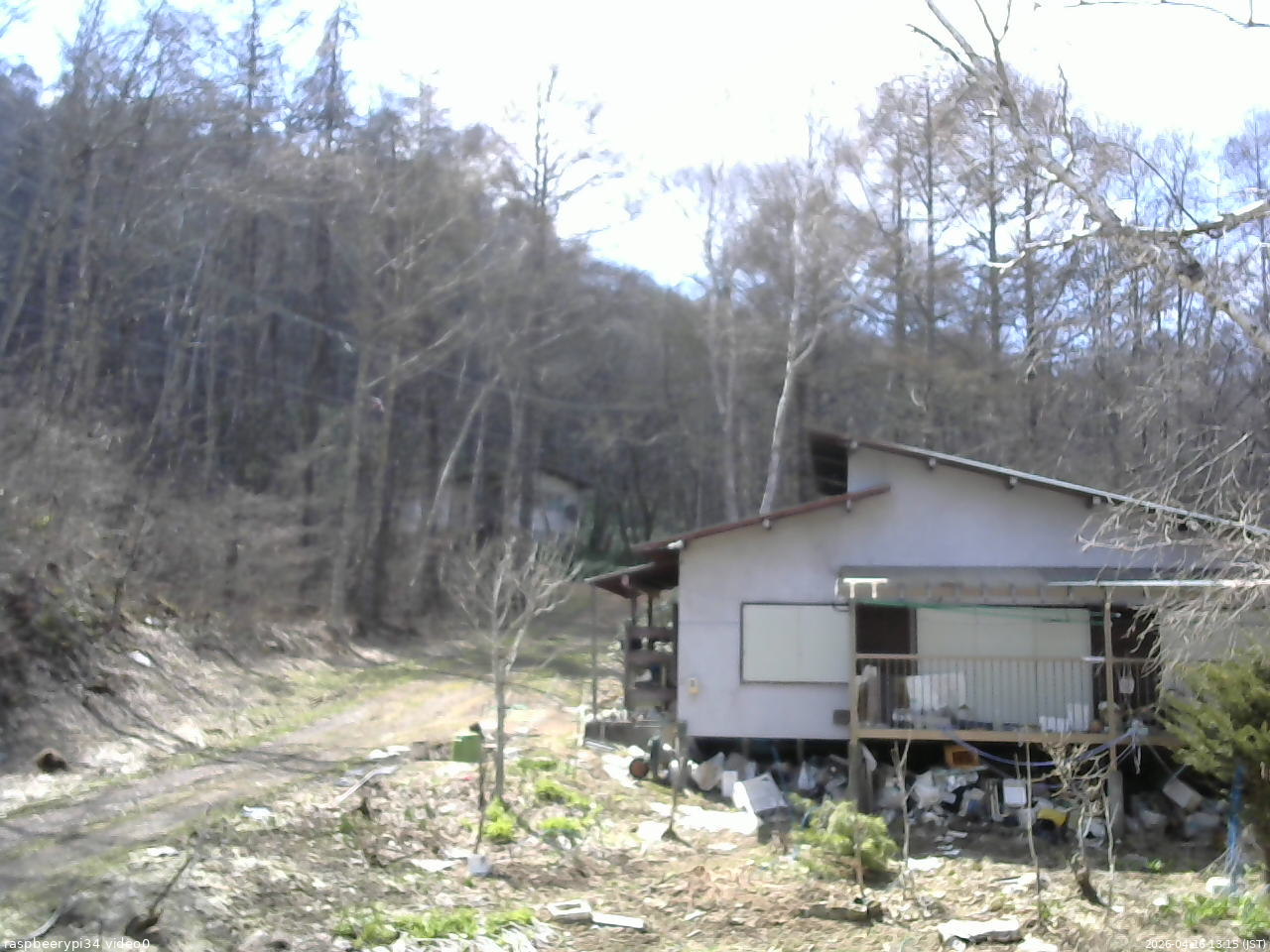 長野県菅平高原 ゆたか山荘 西側(坂上) 2026/04/16 13:15