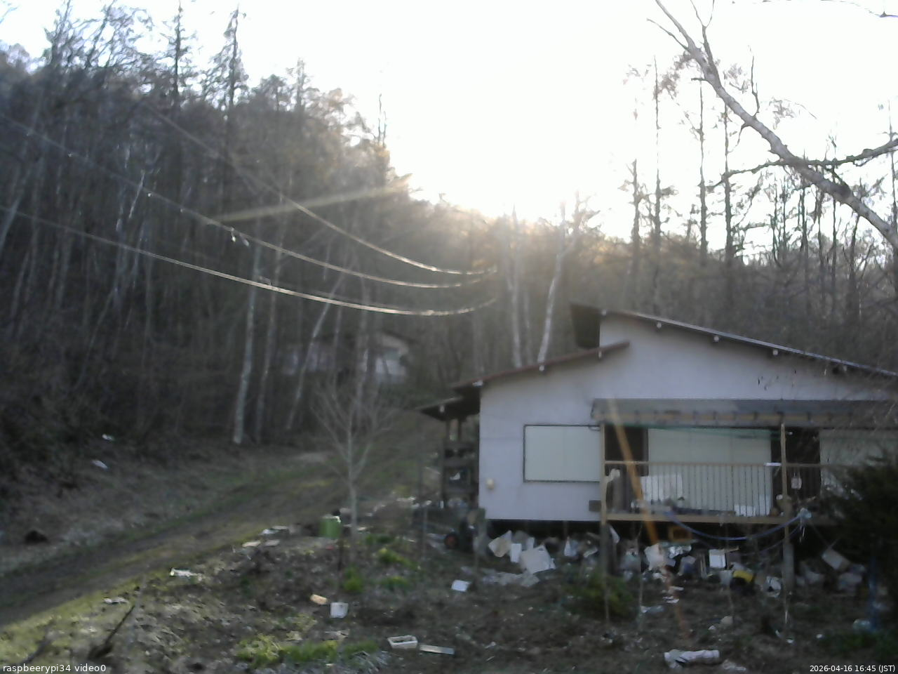 長野県菅平高原 ゆたか山荘 西側(坂上) 2026/04/16 16:45