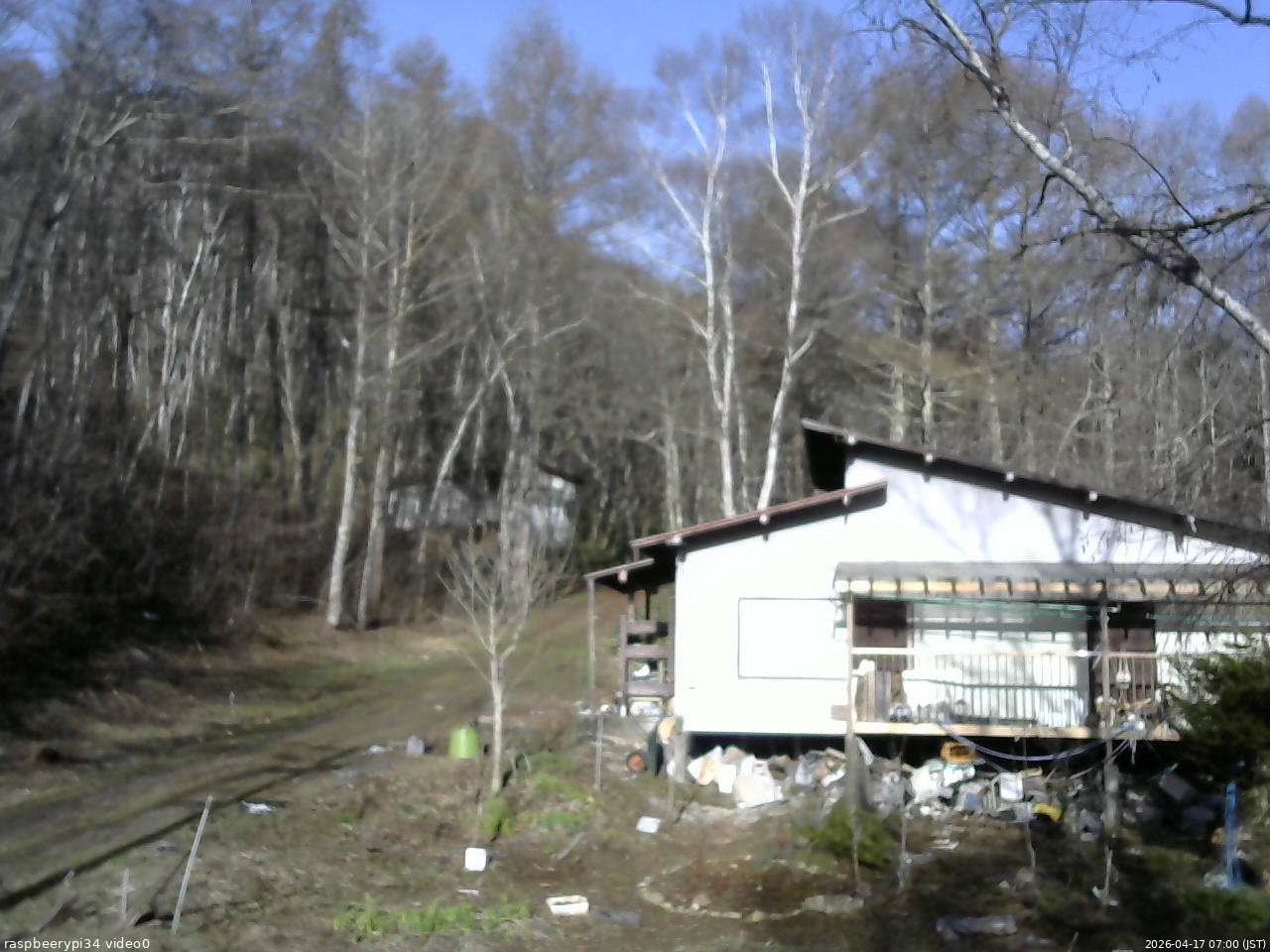 長野県菅平高原 ゆたか山荘 西側(坂上) 2026/04/17 07:00