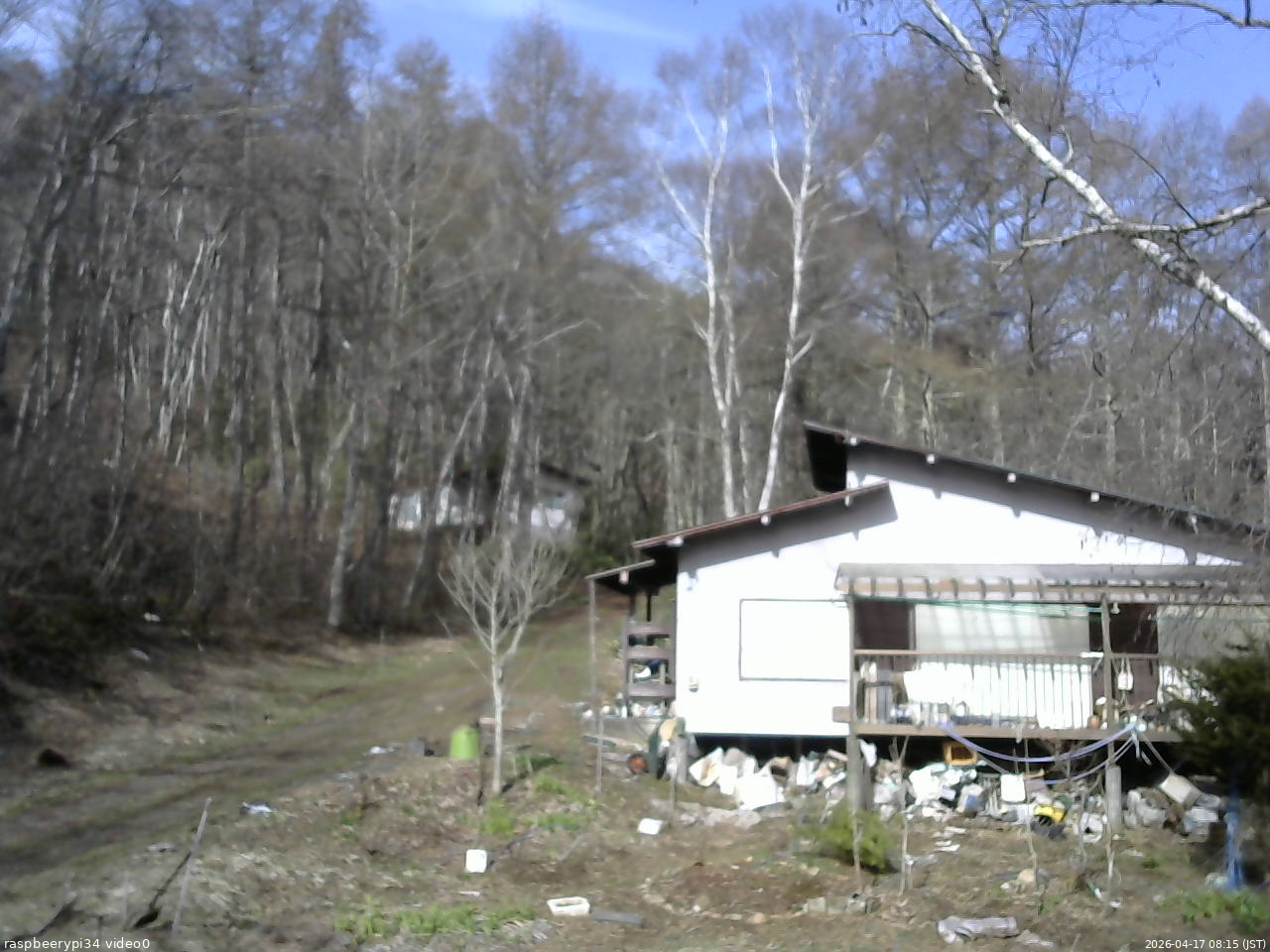 長野県菅平高原 ゆたか山荘 西側(坂上) 2026/04/17 08:15