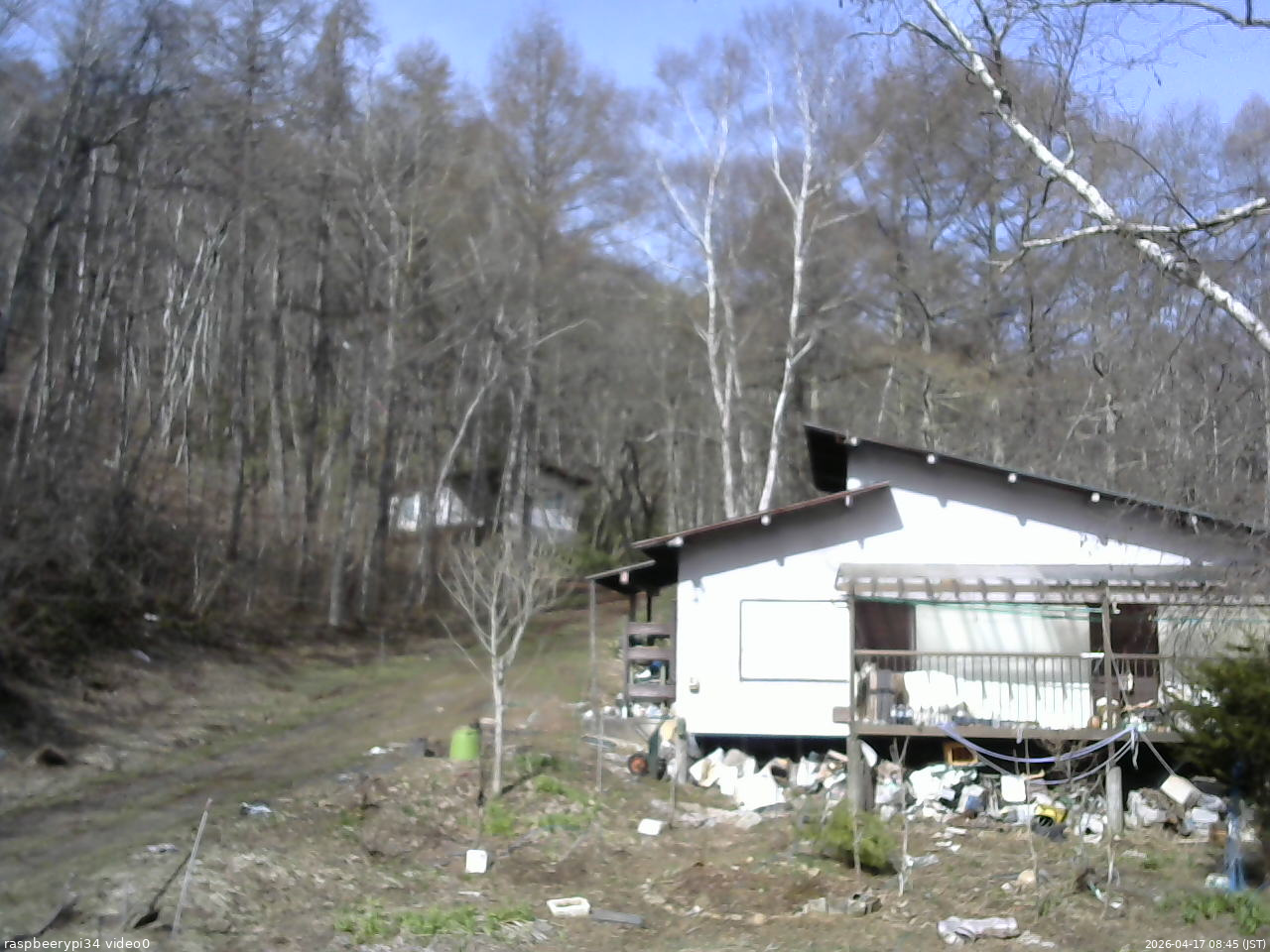 長野県菅平高原 ゆたか山荘 西側(坂上) 2026/04/17 08:45