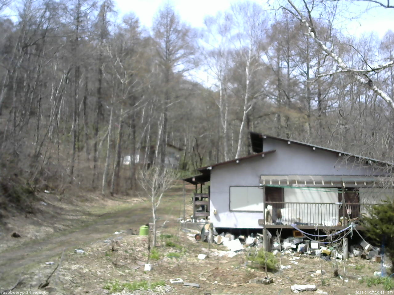 長野県菅平高原 ゆたか山荘 西側(坂上) 2026/04/17 10:45
