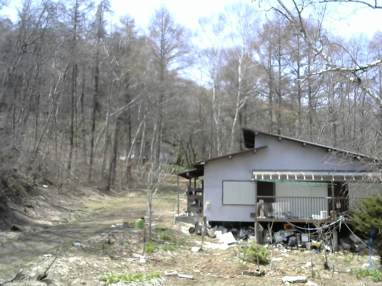 長野県菅平高原 ゆたか山荘 西側(坂上) 2026/04/17 11:45