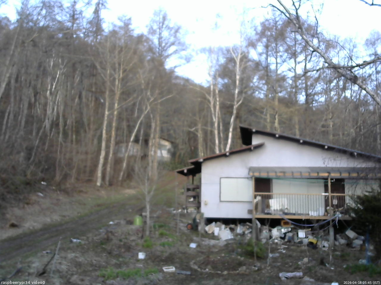 長野県菅平高原 ゆたか山荘 西側(坂上) 2026/04/18 05:45
