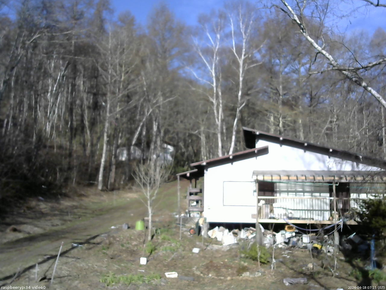 長野県菅平高原 ゆたか山荘 西側(坂上) 2026/04/18 07:15
