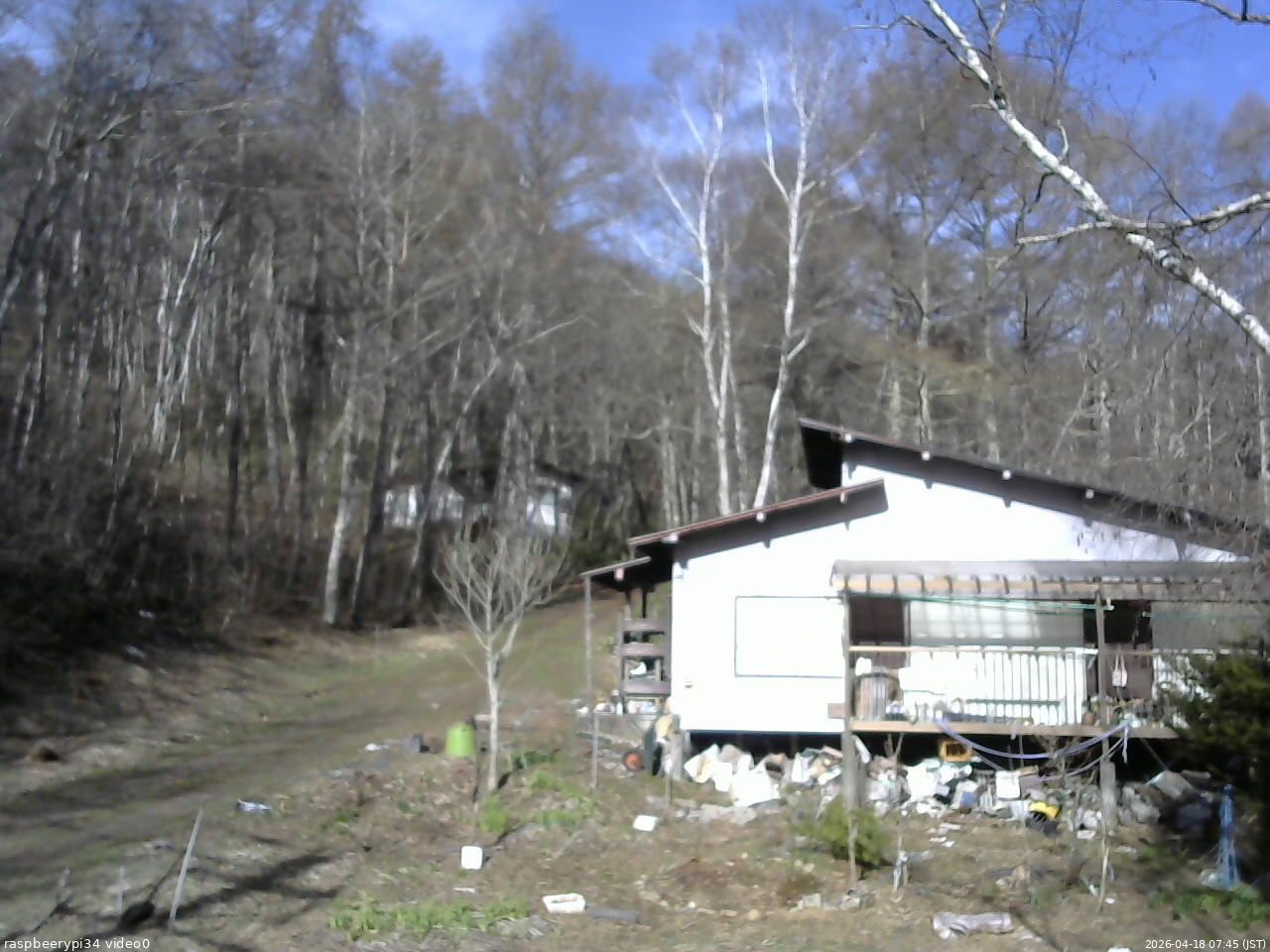 長野県菅平高原 ゆたか山荘 西側(坂上) 2026/04/18 07:45