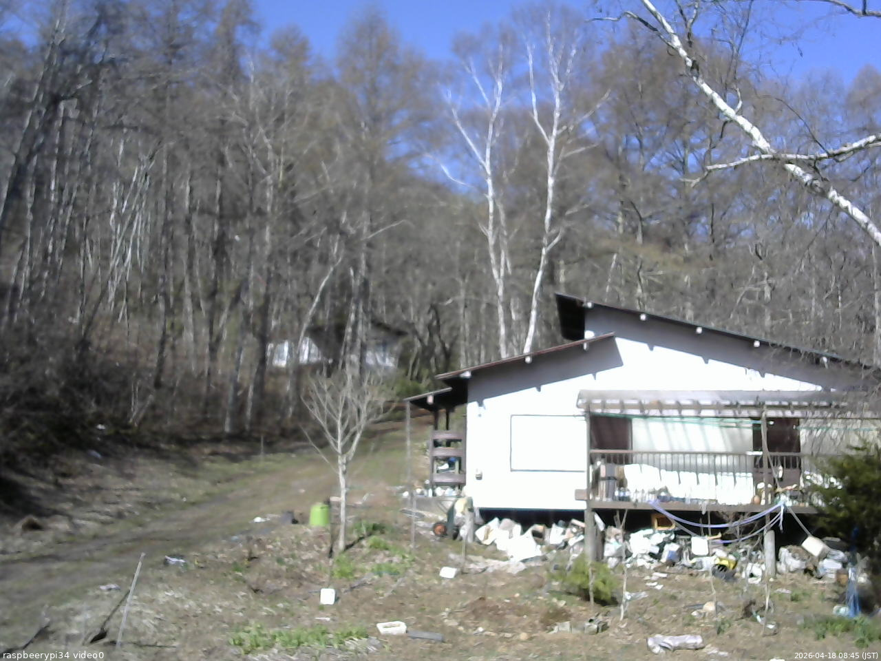 長野県菅平高原 ゆたか山荘 西側(坂上) 2026/04/18 08:45