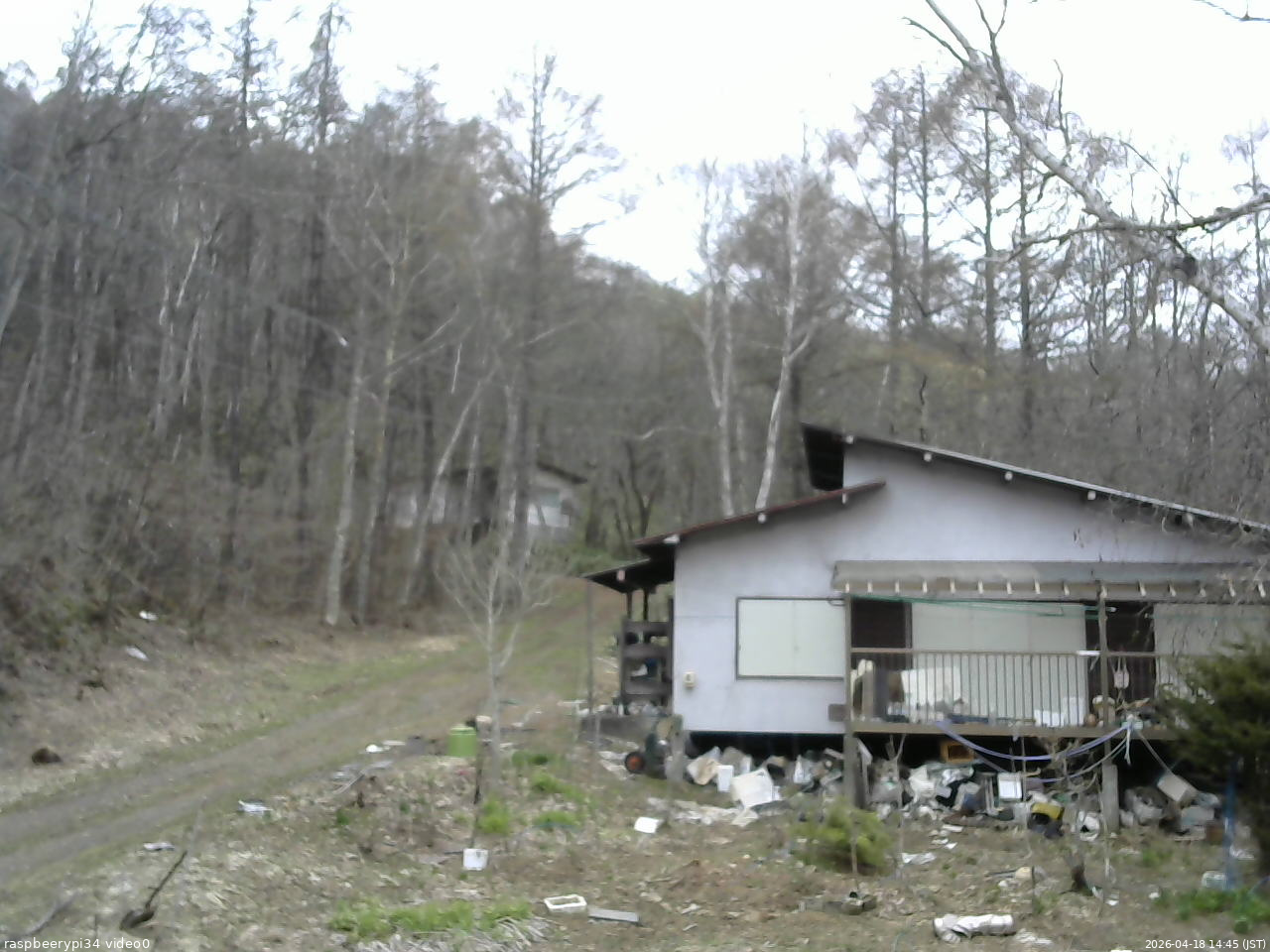 長野県菅平高原 ゆたか山荘 西側(坂上) 2026/04/18 14:45