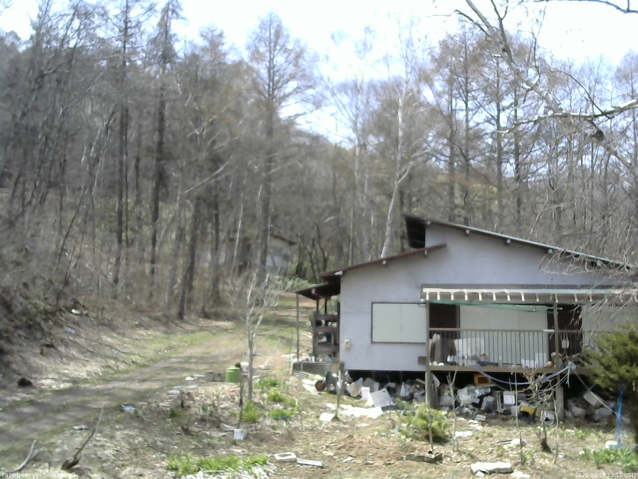 長野県菅平高原 ゆたか山荘 西側(坂上) 2026/04/19 12:15