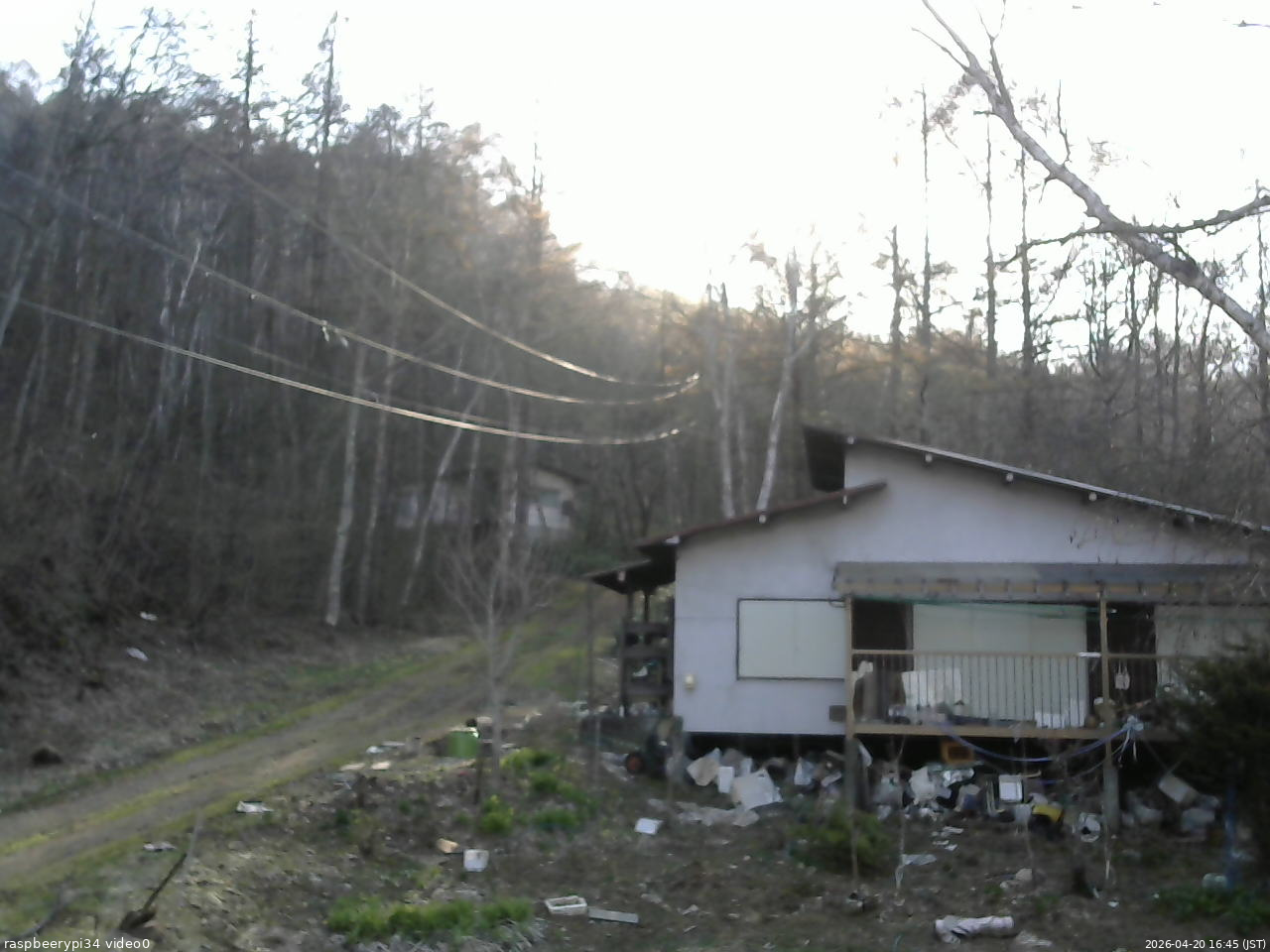 長野県菅平高原 ゆたか山荘 西側(坂上) 2026/04/20 16:45