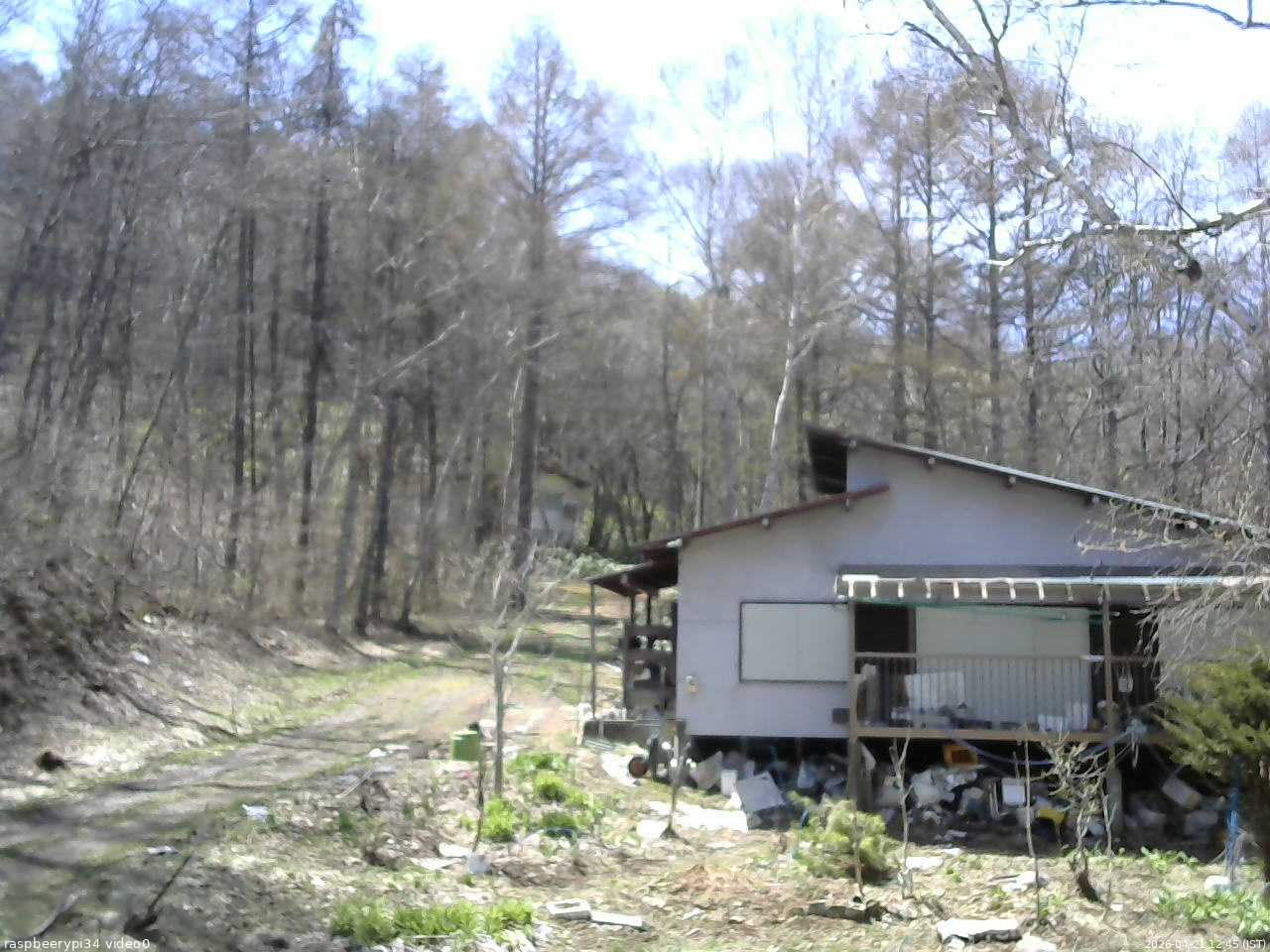 長野県菅平高原 ゆたか山荘 西側(坂上) 2026/04/21 12:45