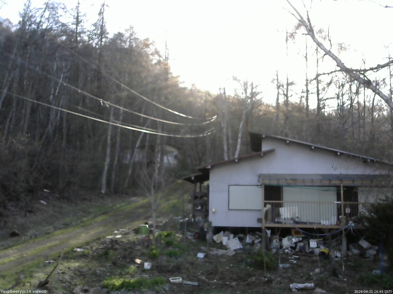 長野県菅平高原 ゆたか山荘 西側(坂上) 2026/04/21 16:45