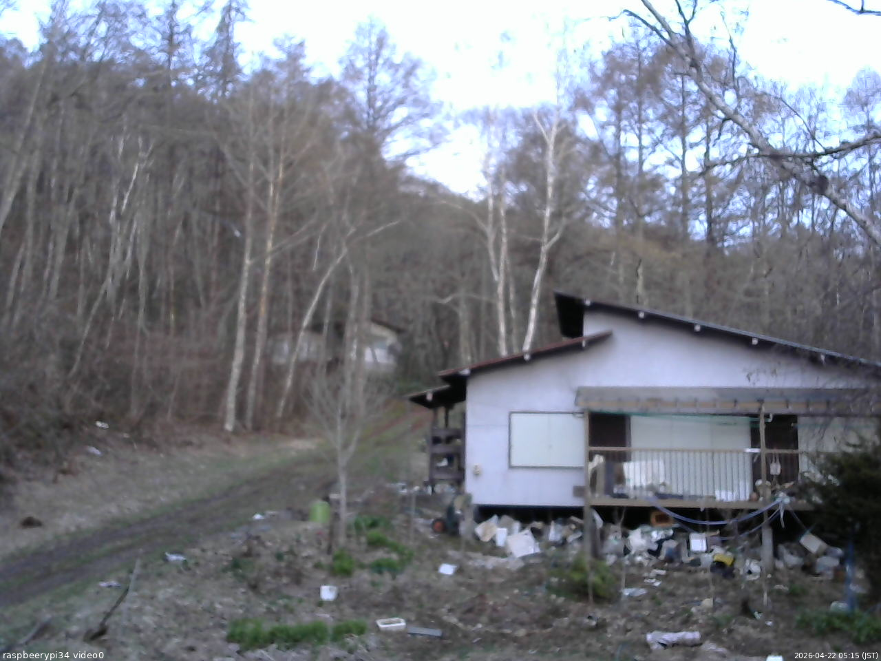 長野県菅平高原 ゆたか山荘 西側(坂上) 2026/04/22 05:15