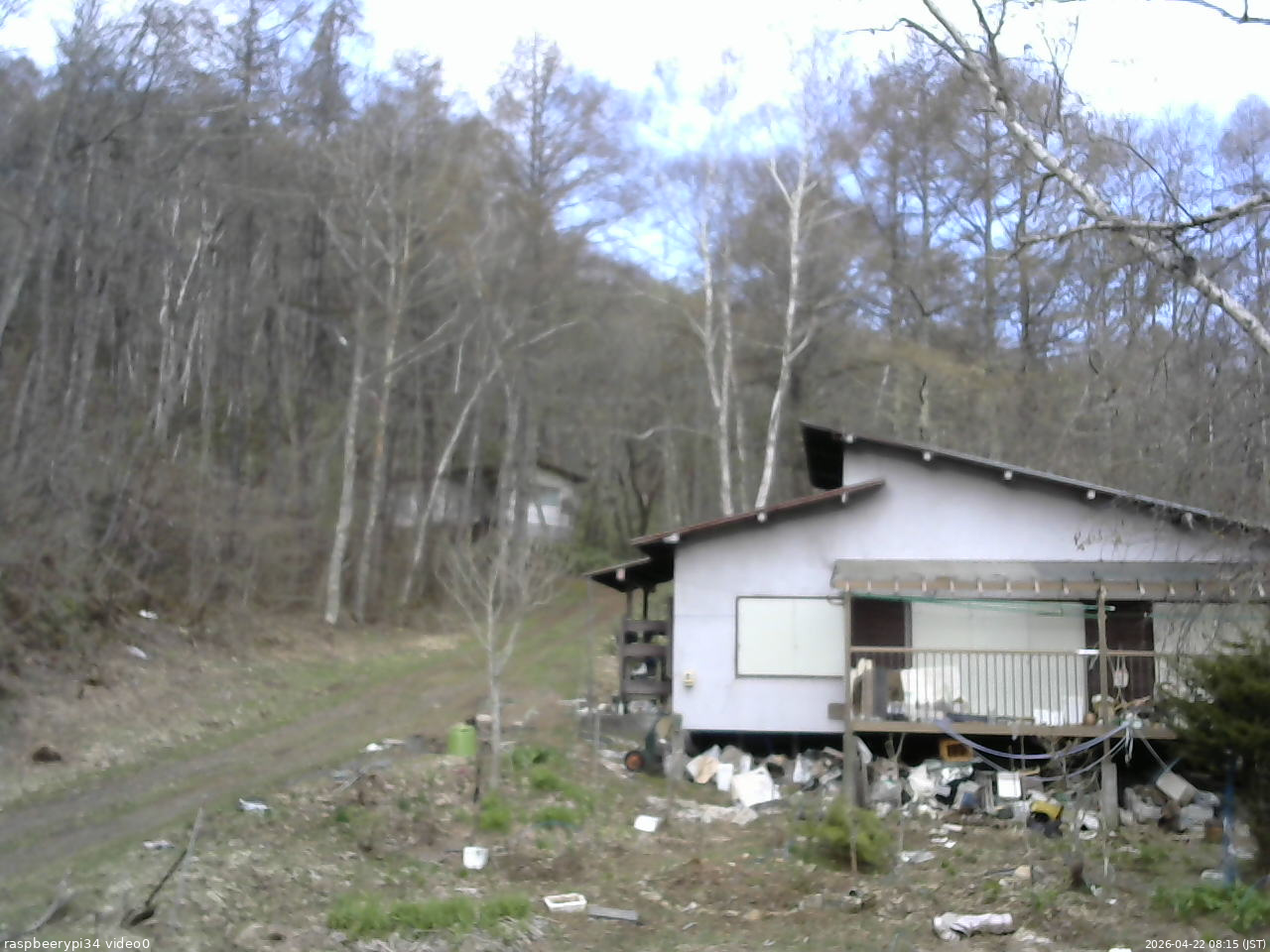 長野県菅平高原 ゆたか山荘 西側(坂上) 2026/04/22 08:15