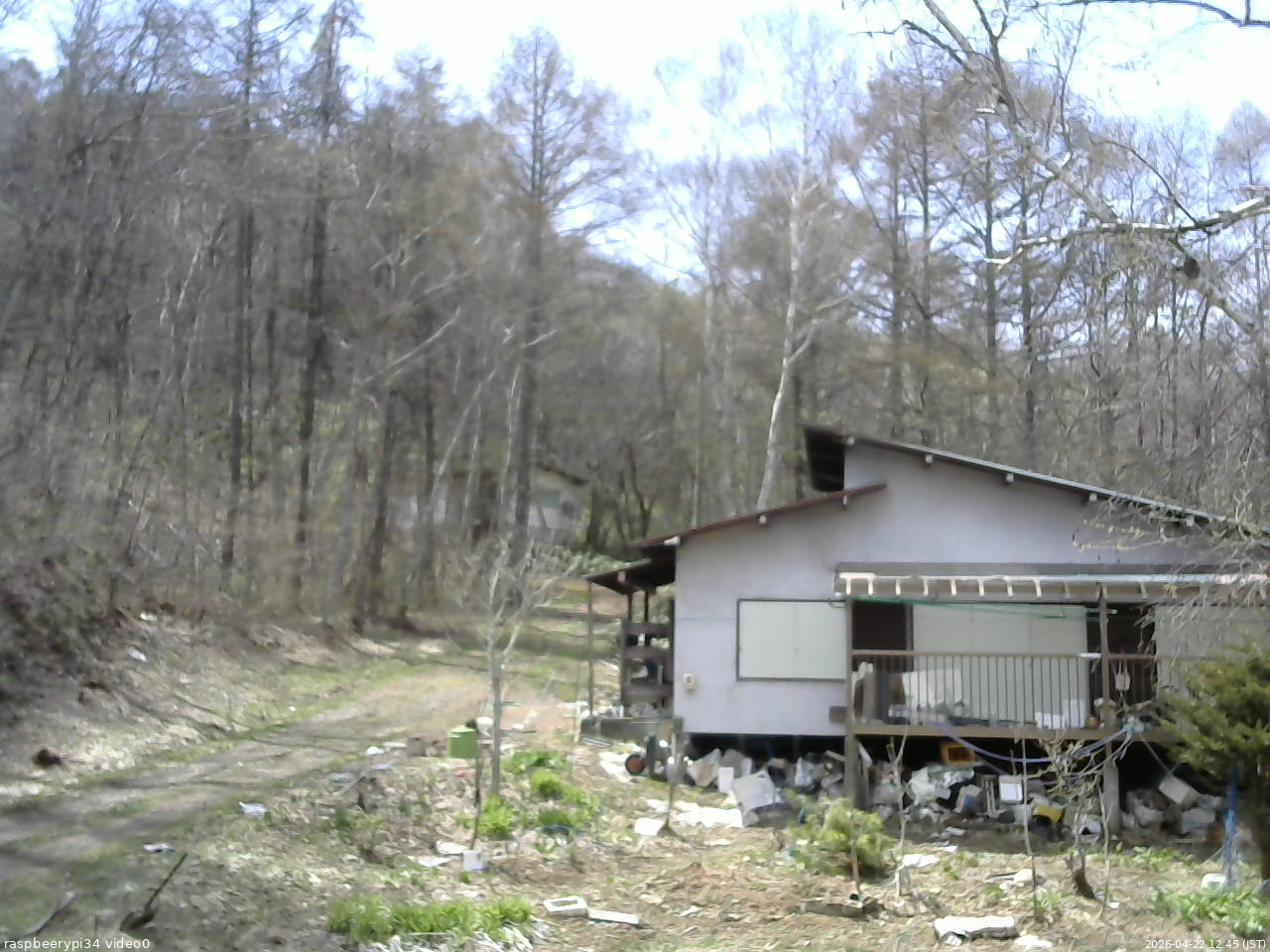 長野県菅平高原 ゆたか山荘 西側(坂上) 2026/04/22 12:45