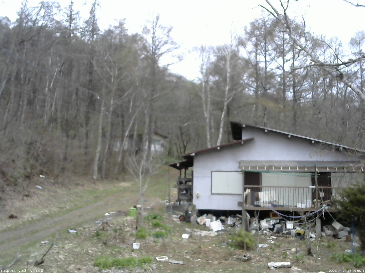 長野県菅平高原 ゆたか山荘 西側(坂上) 2026/04/22 16:15