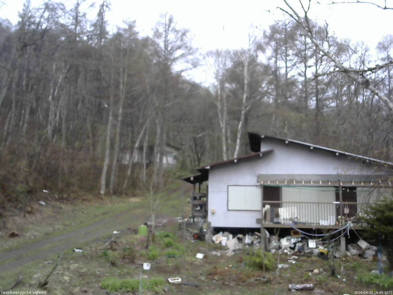 長野県菅平高原 ゆたか山荘 西側(坂上) 2026/04/23 16:45