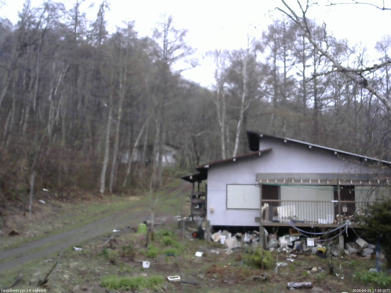 長野県菅平高原 ゆたか山荘 西側(坂上) 2026/04/23 17:30