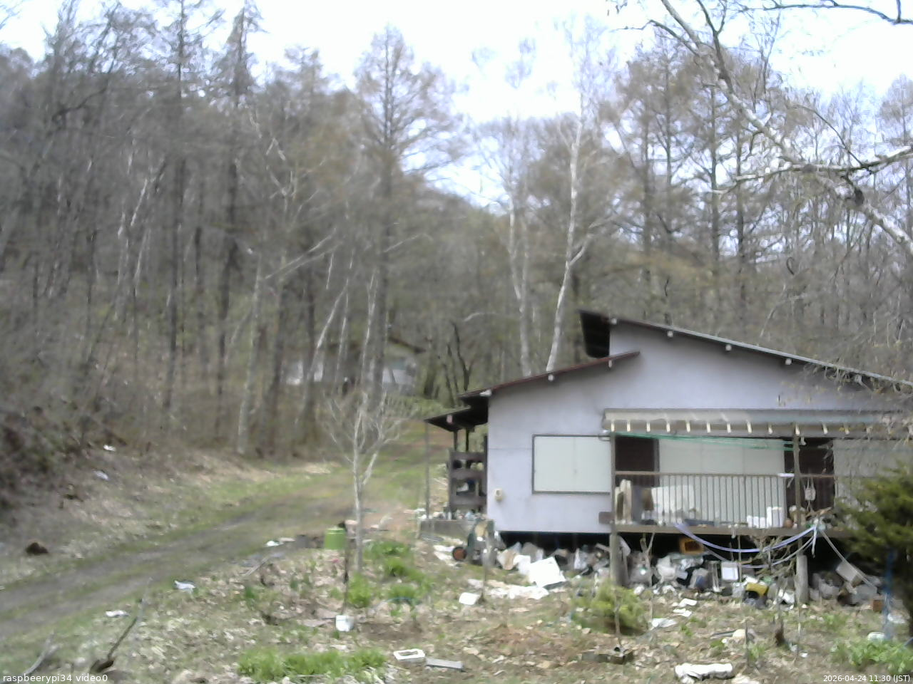 長野県菅平高原 ゆたか山荘 西側(坂上) 2026/04/24 11:30