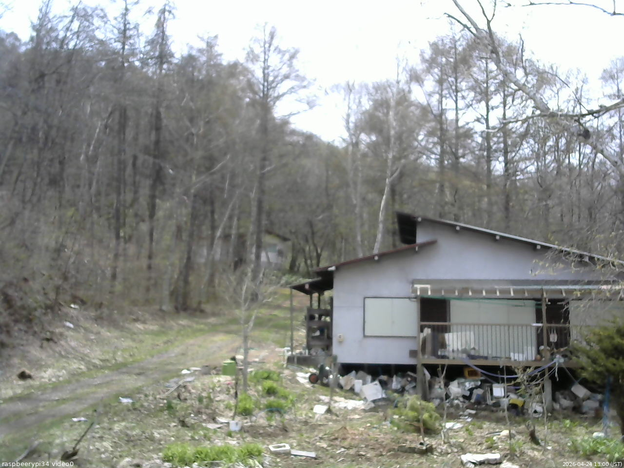 長野県菅平高原 ゆたか山荘 西側(坂上) 2026/04/24 13:00