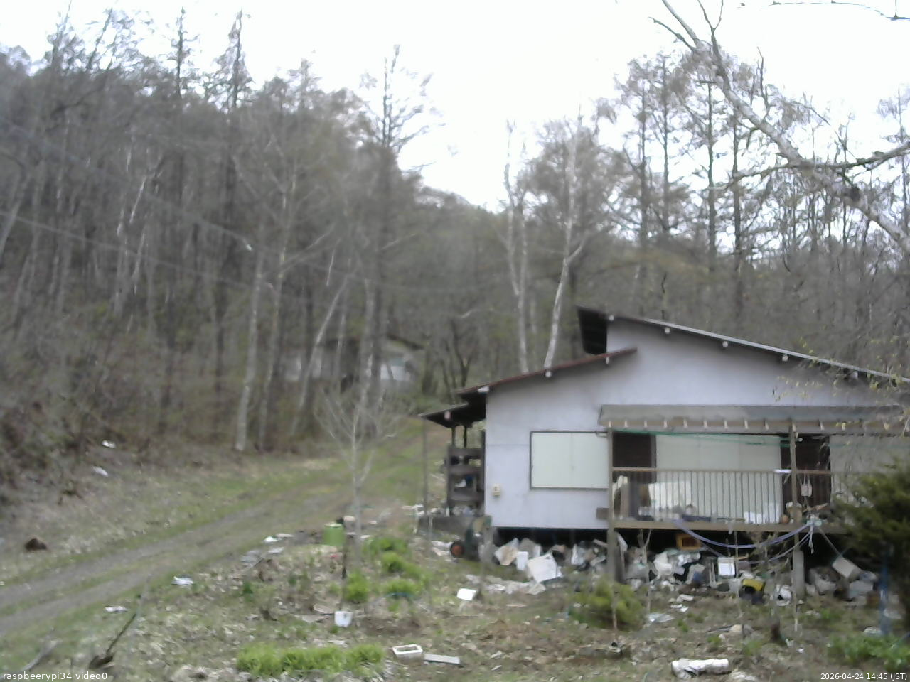 長野県菅平高原 ゆたか山荘 西側(坂上) 2026/04/24 14:45