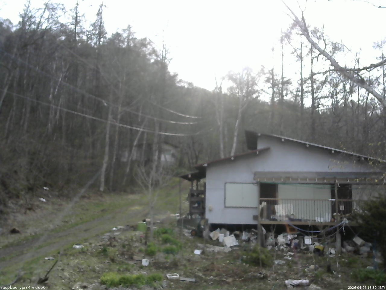 長野県菅平高原 ゆたか山荘 西側(坂上) 2026/04/24 16:30