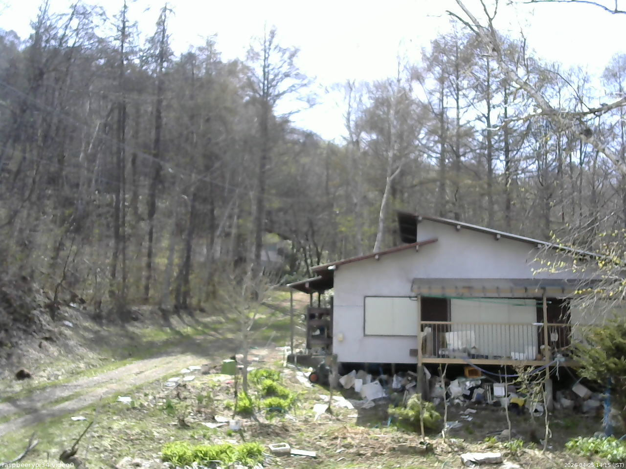 長野県菅平高原 ゆたか山荘 西側(坂上) 2026/04/25 14:15