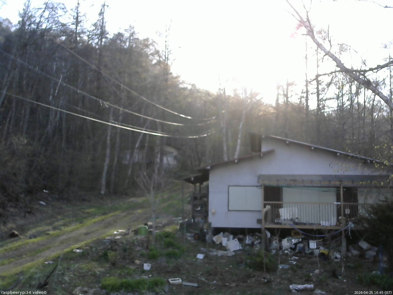 長野県菅平高原 ゆたか山荘 西側(坂上) 2026/04/25 16:45