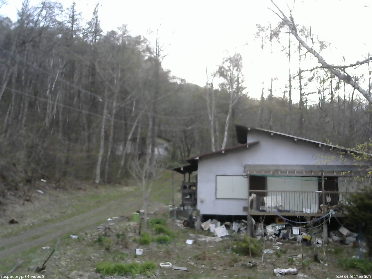 長野県菅平高原 ゆたか山荘 西側(坂上) 2026/04/26 17:00