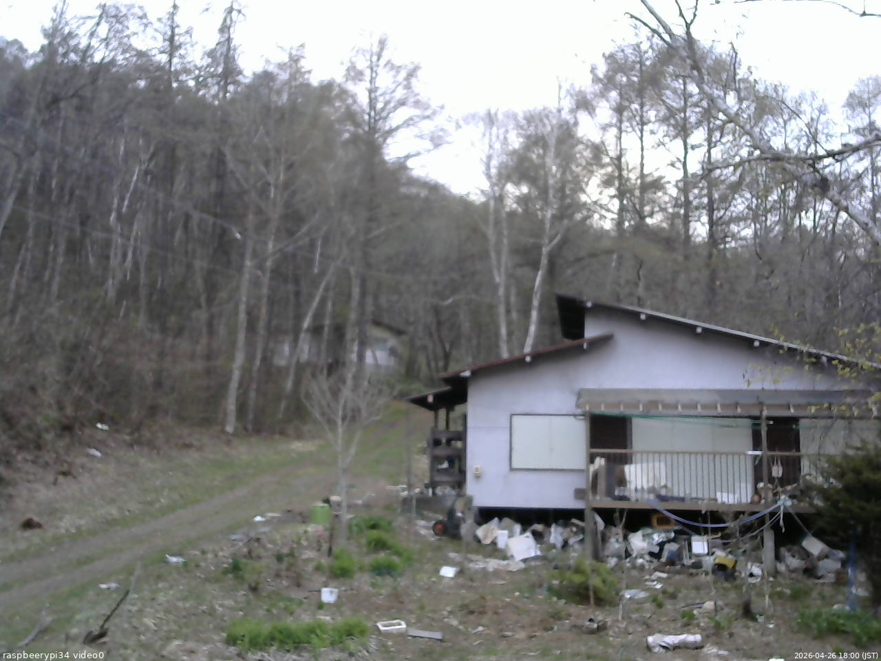 長野県菅平高原 ゆたか山荘 西側(坂上) 2026/04/26 18:00