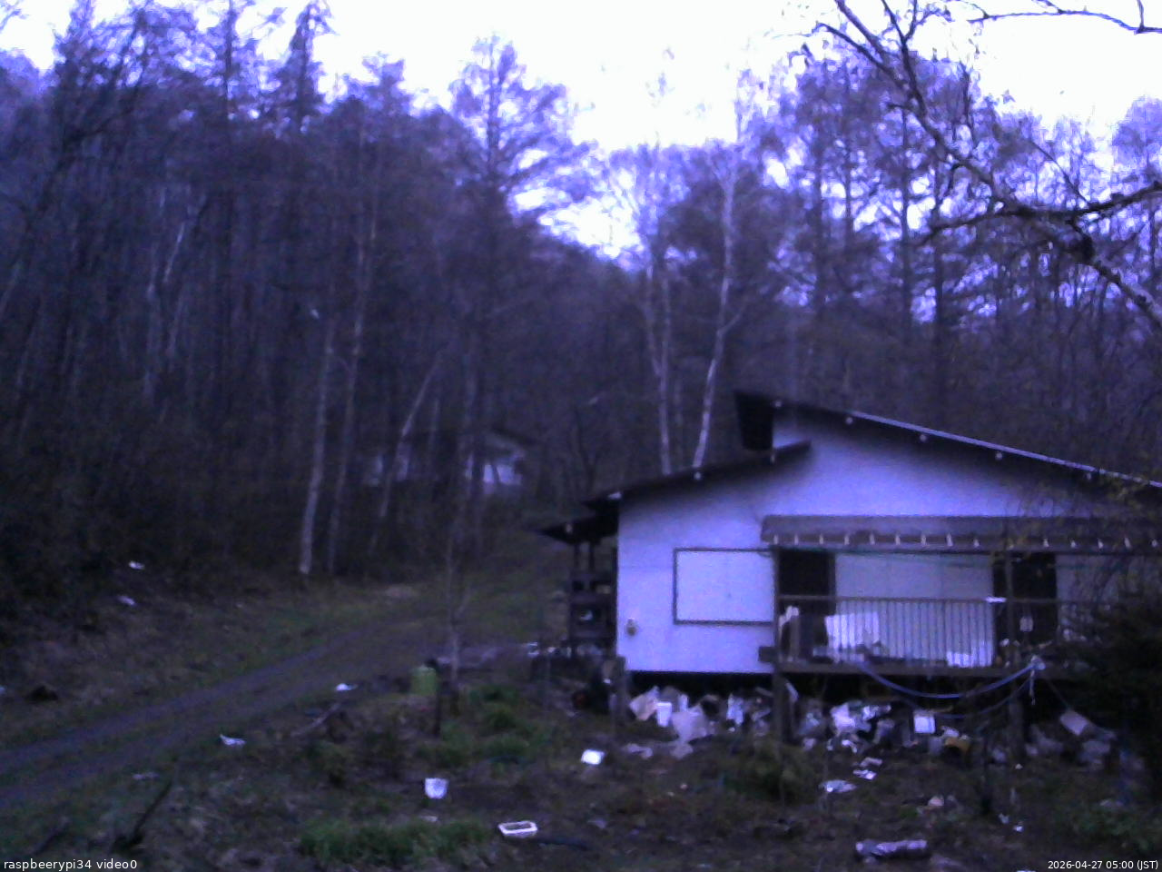 長野県菅平高原 ゆたか山荘 西側(坂上) 2026/04/27 05:00