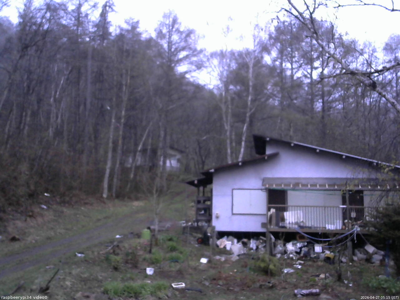 長野県菅平高原 ゆたか山荘 西側(坂上) 2026/04/27 05:15
