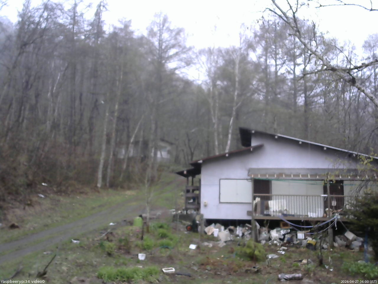 長野県菅平高原 ゆたか山荘 西側(坂上) 2026/04/27 06:00