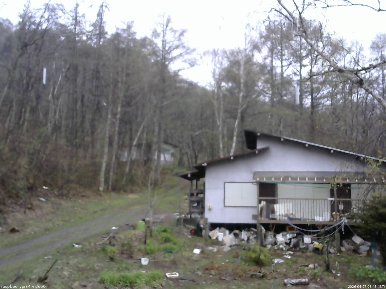 長野県菅平高原 ゆたか山荘 西側(坂上) 2026/04/27 06:45