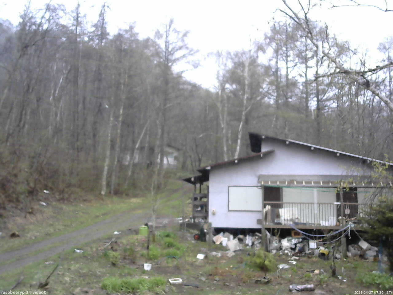 長野県菅平高原 ゆたか山荘 西側(坂上) 2026/04/27 07:30
