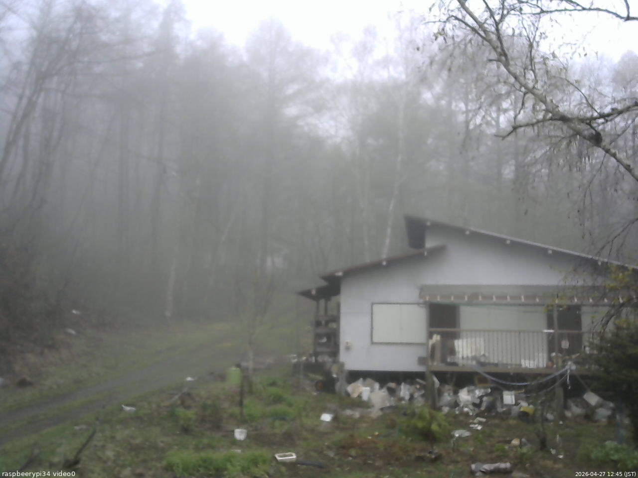 長野県菅平高原 ゆたか山荘 西側(坂上) 2026/04/27 12:45